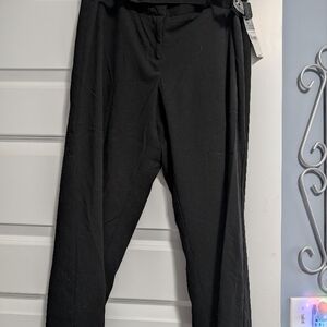 Black cropped pants with belt. New with tags